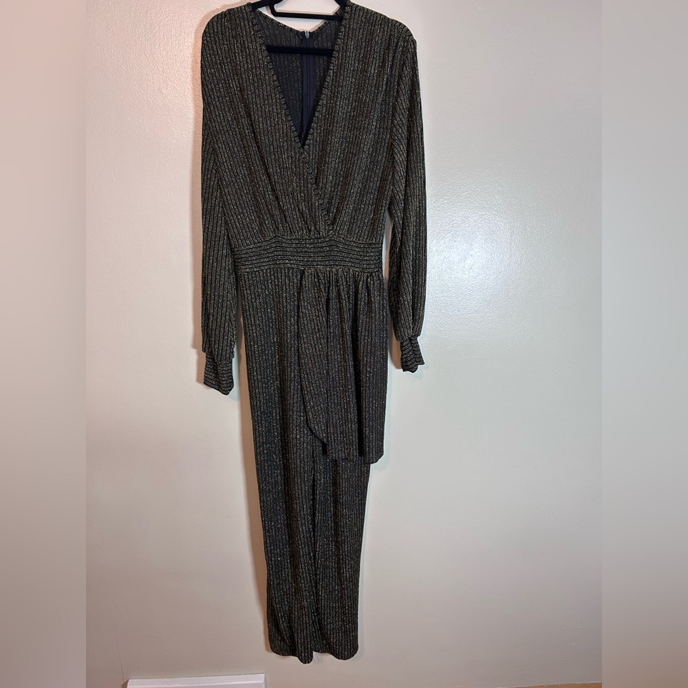 NWOT Women Sexy V Neck Sparkly Jumpsuit Long Sleeve Black Gold stripes size 2X